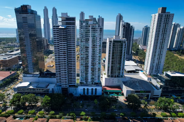 THE EPITOME OF URBAN LUXURY: 580 m²  ID 25517