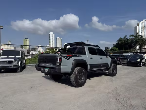 TOYOTA TACOMA 2019