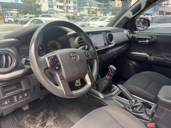 TOYOTA TACOMA 2019