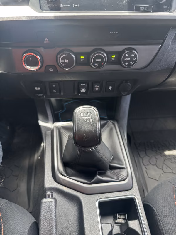 TOYOTA TACOMA 2019