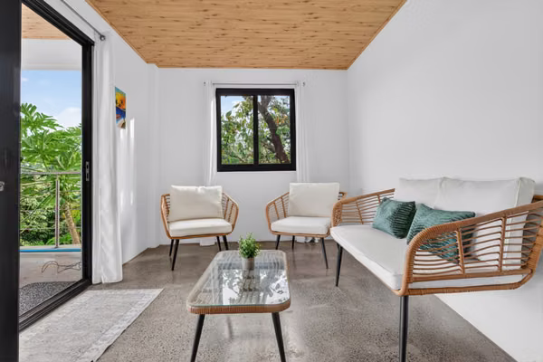 Turnkey Ocean-View Luxury Villa in Sea View Hills, Torio