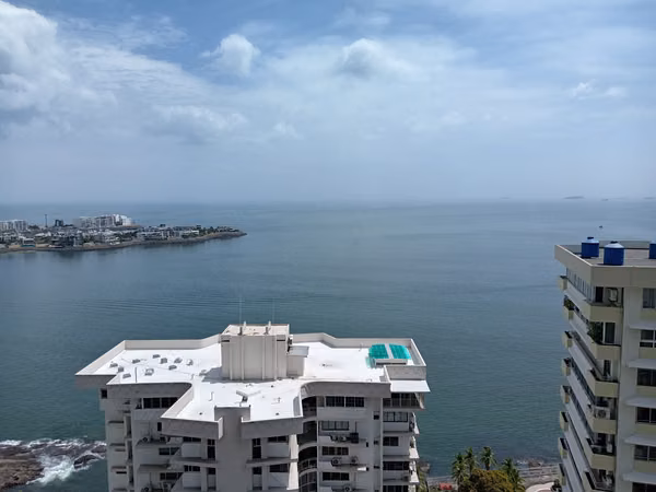 ALQUILER  apartamento de Alto Perfil en THE TOWERS  | Frente al Mar