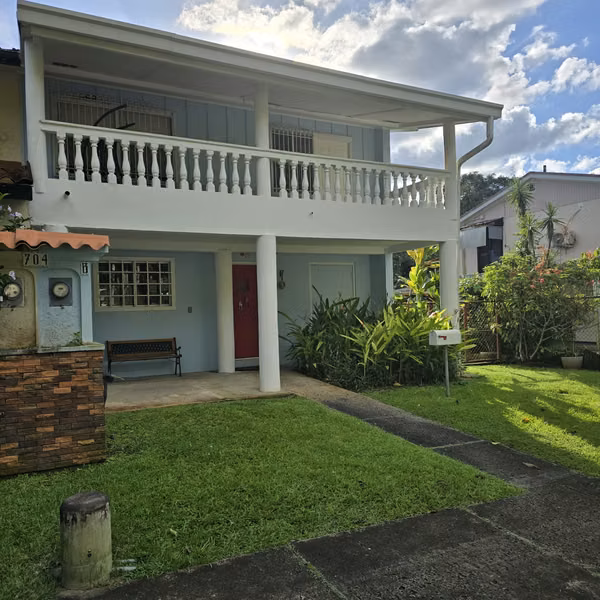 Casa duplex moderna remodelada