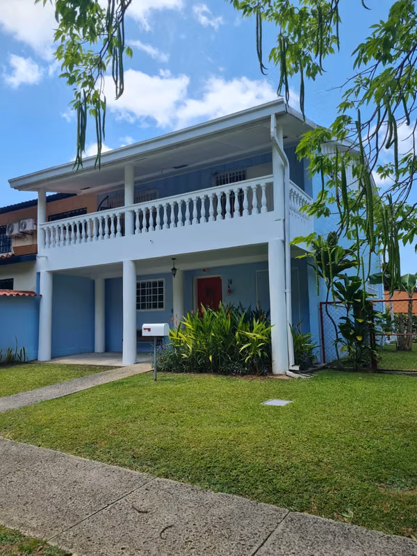 Casa duplex moderna remodelada