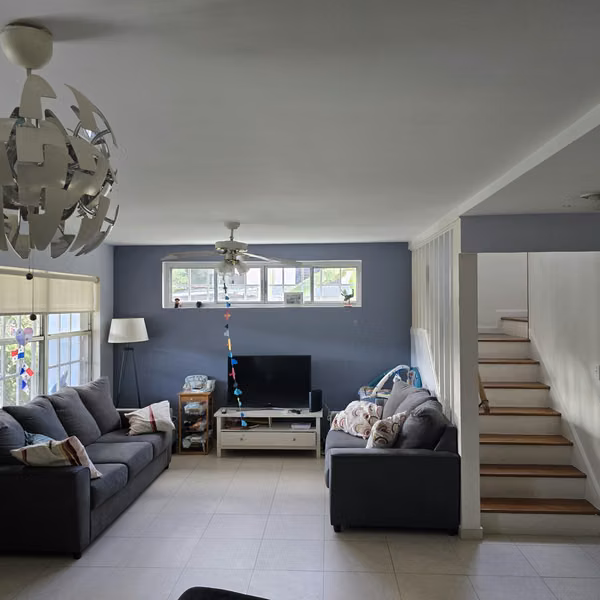 Casa duplex moderna remodelada