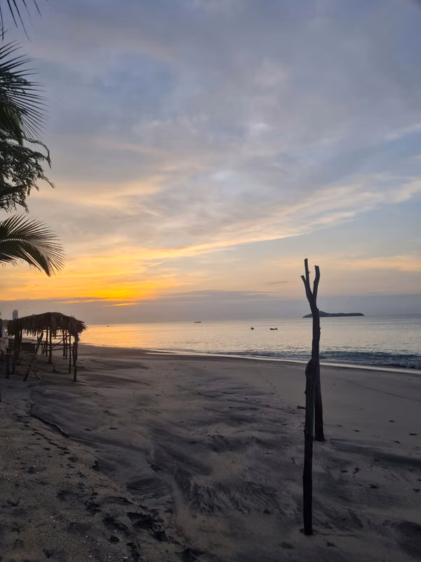 PLAYA FARALLON LOTE 704 M2 ALQUILO $650 mes O VENDO $200k