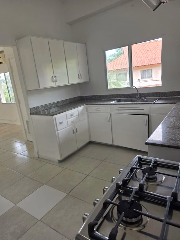 Melissa Foster Luxury Rental Apartment in Albrook MFR2080