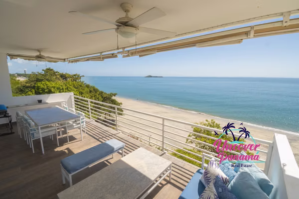 Modern Oceanfront Design in PH Miramar Farallon