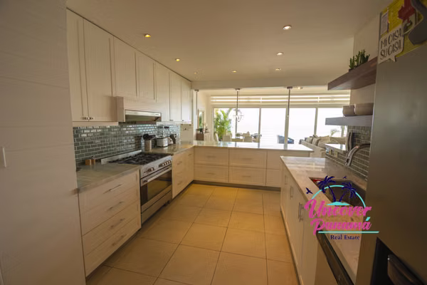 Oceanfront apartment for sale in PH Miramar 1, Farallón, Río Hato, Coclé.
