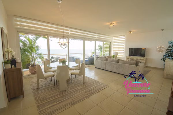 Oceanfront apartment for sale in PH Miramar 1, Farallón, Río Hato, Coclé.