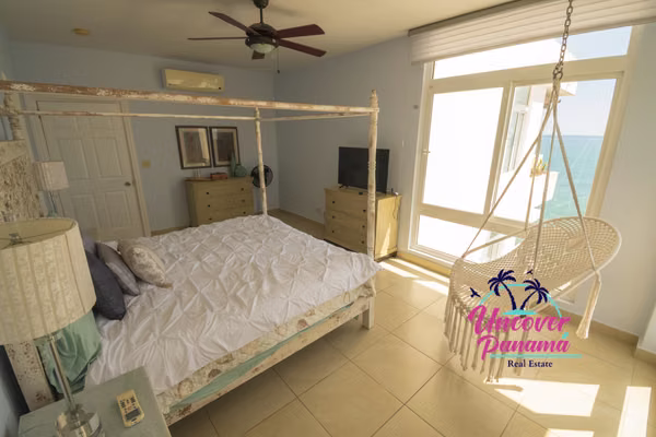 Oceanfront apartment for sale in PH Miramar 1, Farallón, Río Hato, Coclé.