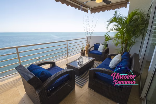 Oceanfront apartment for sale in PH Miramar 1, Farallón, Río Hato, Coclé.