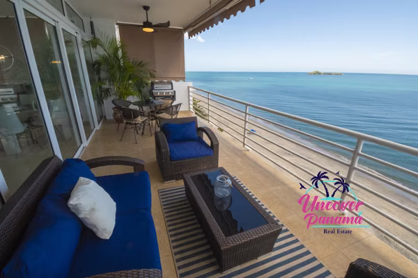 Oceanfront apartment for sale in PH Miramar 1, Farallón, Río Hato, Coclé.