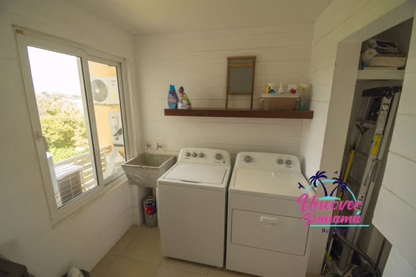 Oceanfront apartment for sale in PH Miramar 1, Farallón, Río Hato, Coclé.