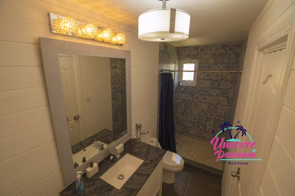 Oceanfront apartment for sale in PH Miramar 1, Farallón, Río Hato, Coclé.