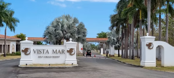 Oceanviews Luxury Apartment at PH Las Olas | Vistamar Golf, Beach &amp; Marina Resort, San Carlos