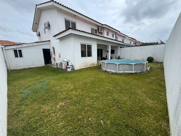 House for sale in Quintas de Versalles Costa Sur