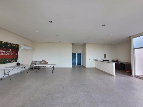 Venta de moderno apartamento con depósito y vista a la ciudad en Panoramic – Villa de las Fuentes