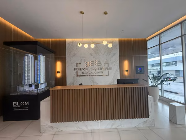Opportunity!! Shopping space in medical center - 124; 30m ² - 124; Park Square Via Spain