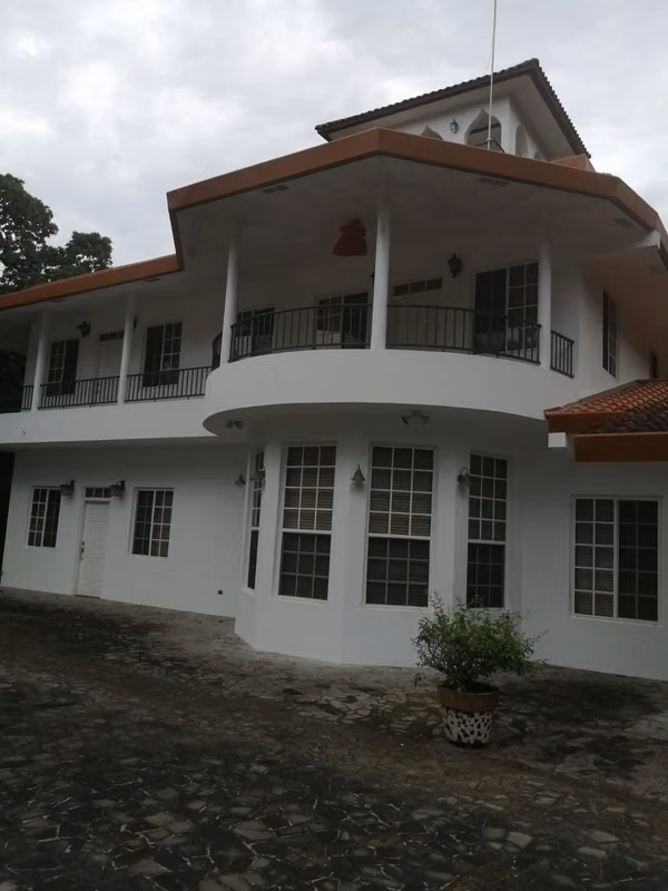 SALE OF RESIDENTIAL COMPLEX WITH 3 PROPERTIES (SANTA CLARA)