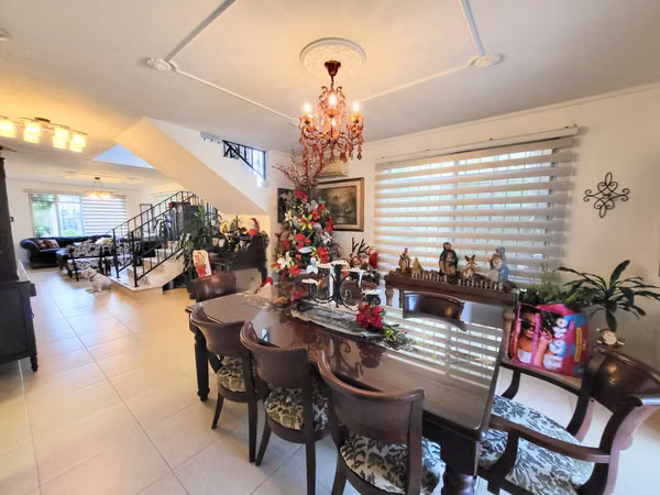Se vende casa en Paseo Dorado, Condado del Rey