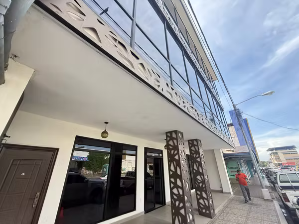 Venta / Alquiler. Edificio Comercial en Chitré