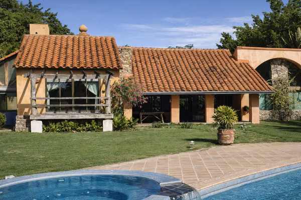 Nearly 1 hectare in Coronado with house and pool | 9,870 m²