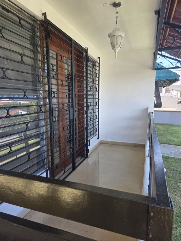 LINDO APARTAMENTO EN PLANTA BAJA CON JARDIN