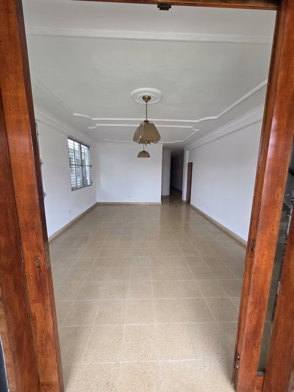 LINDO APARTAMENTO EN PLANTA BAJA CON JARDIN