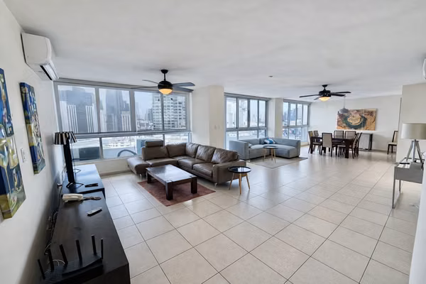 PH Sol Marina | 240m² Furnished | High Floor | $389,000