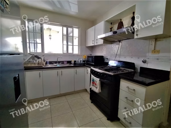 VENTA DE CASA ADOSADA EN  VILLA DE LAS AZORES EN VILLA LUCRE
