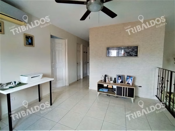 VENTA DE CASA ADOSADA EN  VILLA DE LAS AZORES EN VILLA LUCRE