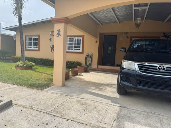 For sale house with backyard, fully furnished 3R, 2B, great area