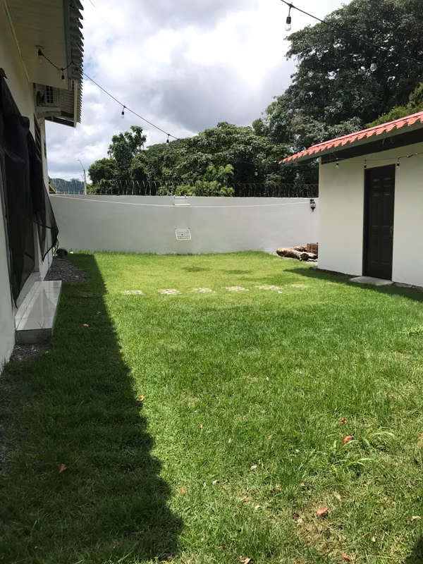 Corner house for sale in San Carlitos (David)