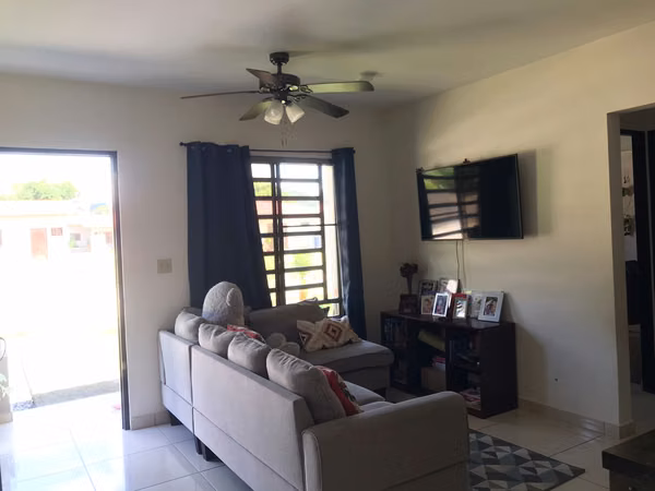Corner house for sale in San Carlitos (David)