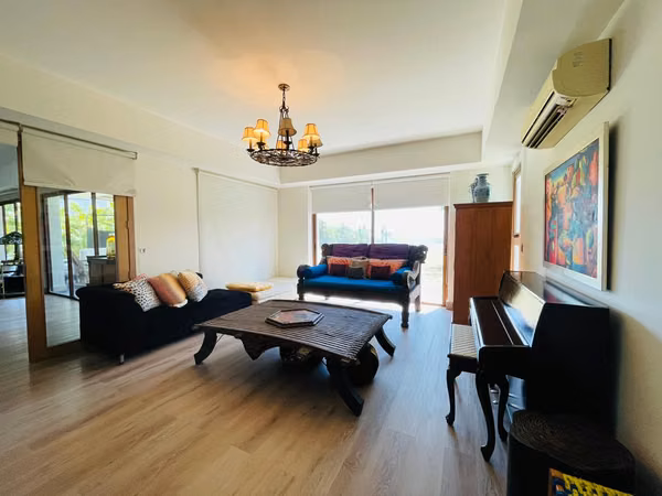 Sale of house in casamar. in front of the Sea