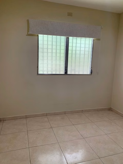 FOR RENT NICE AND COMFORTABLE FENCED HOUSE IN AQUALINA