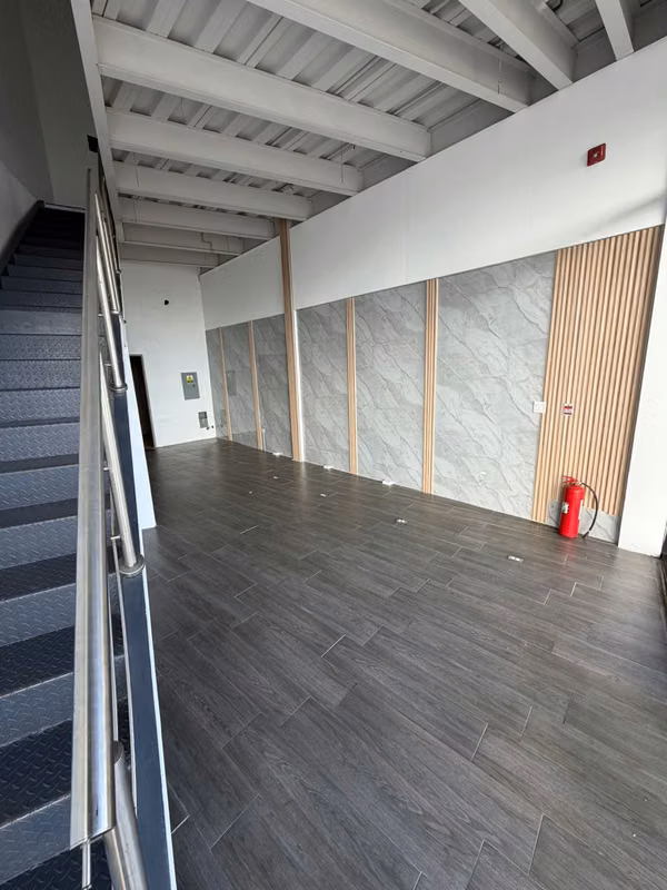 LOCAL TRADE TUMBA DEAD - 110m2