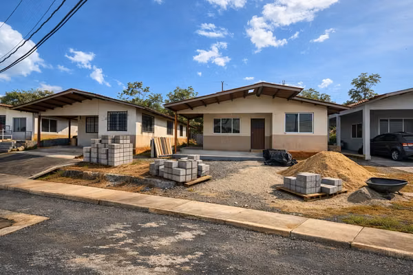 Sale of Residential Project in La Chorrera with 18 Housing and 51 Segregado Lotes