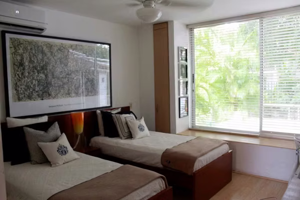 Melissa Foster Luxury Sells Exclusive Apartment in PH Canal View Clayton MFR1926