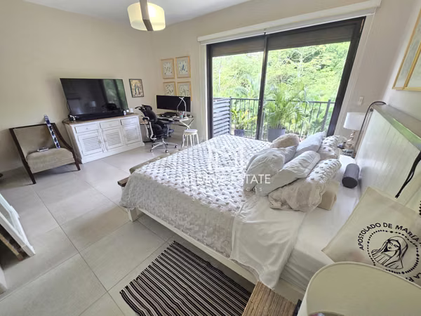 Garden Apartment for Rent in Embassy Club, Clayton, with 4 Bedrooms and a Garden