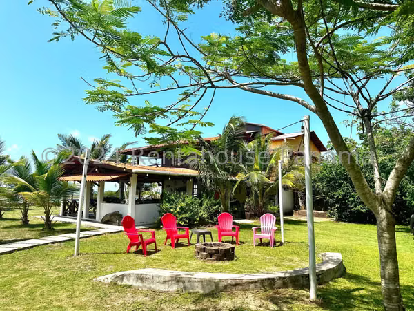 Venta - Spectacular Casa de Playa ante al Mar in Costa Arriba de Colón BDP