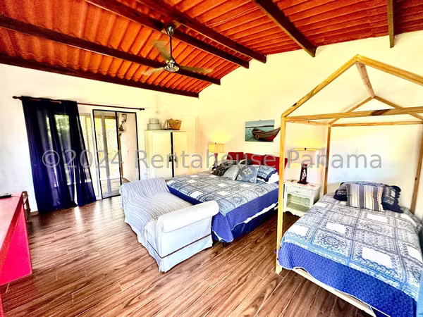 Venta - Spectacular Casa de Playa ante al Mar in Costa Arriba de Colón BDP