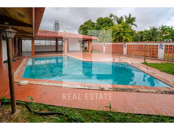 Se Vende Casa en El Carmen