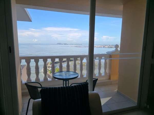Apartment Front to the Sea, PH Vista del Mar, Avenida Balboa, balcony