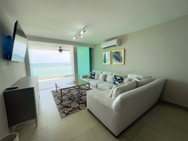 Apartment for sale in Playa Blanca PH Lighthouse Beach Tower, 170m2
