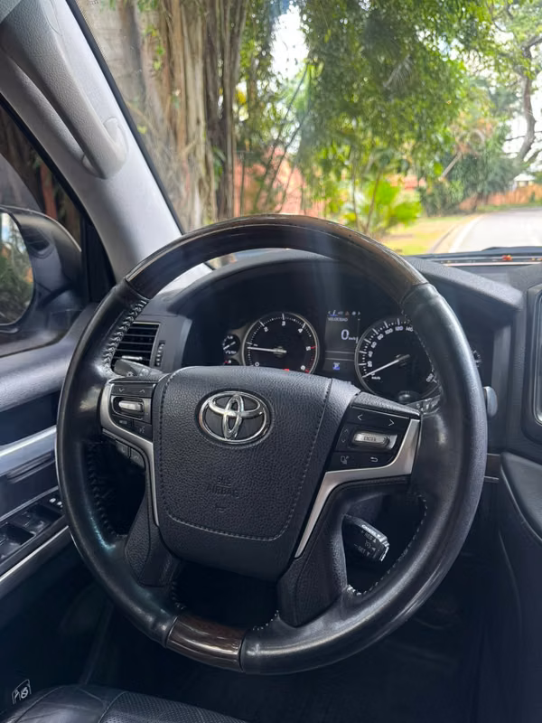 TOYOTA LANDCRUISER 2019 $54900