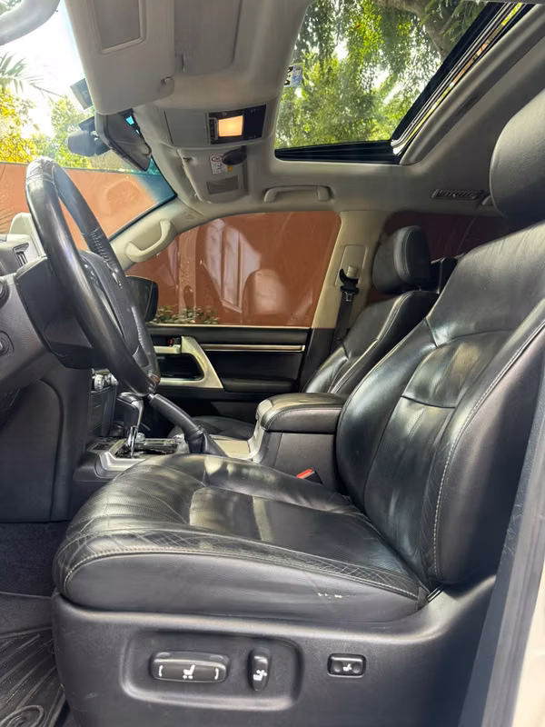 TOYOTA LANDCRUISER 2019 $54900