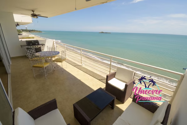 4-bedroom condominium with ocean view in Miramar