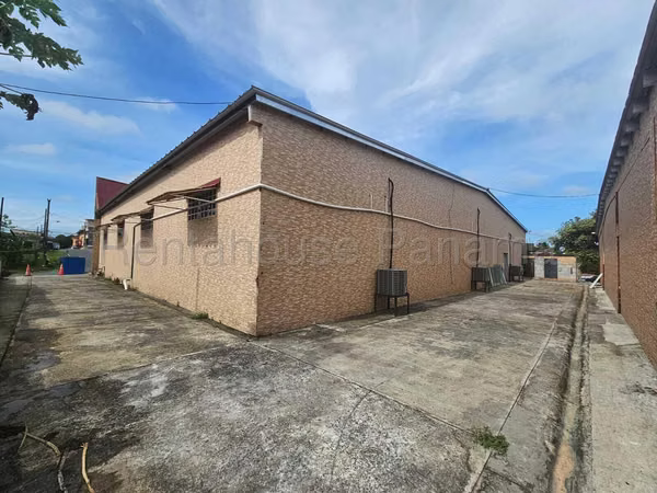 Gallery for Sale in La Chorrera BDP